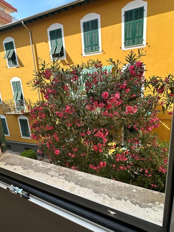 Casa Angela Vista Mare Apartment Ventimiglia Exterior photo